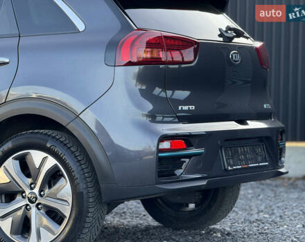 Сірий Кіа Niro, об'ємом двигуна 0 л та пробігом 102 тис. км за 18900 $, фото 17 на Automoto.ua