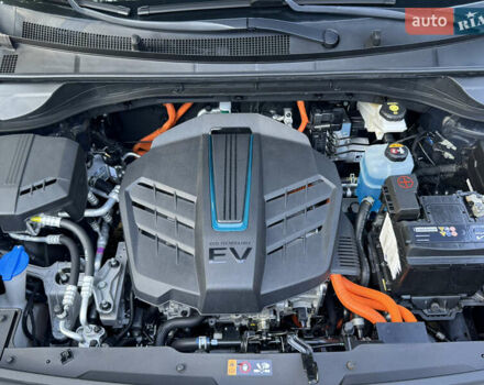 Сірий Кіа Niro, об'ємом двигуна 0 л та пробігом 144 тис. км за 18200 $, фото 65 на Automoto.ua