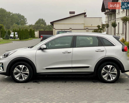 Сірий Кіа Niro, об'ємом двигуна 0 л та пробігом 63 тис. км за 20899 $, фото 24 на Automoto.ua