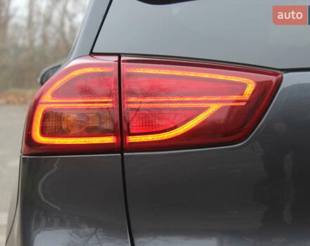 Сірий Кіа Niro, об'ємом двигуна 0 л та пробігом 74 тис. км за 19990 $, фото 10 на Automoto.ua