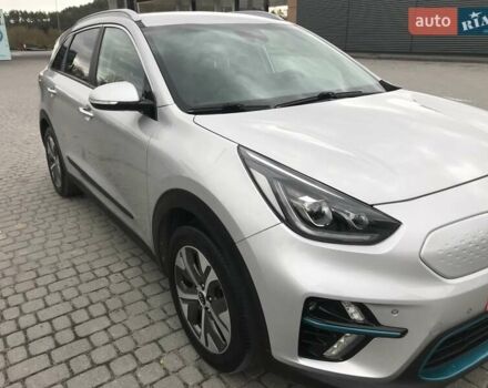 Серый Киа Niro, объемом двигателя 0 л и пробегом 90 тыс. км за 19900 $, фото 10 на Automoto.ua
