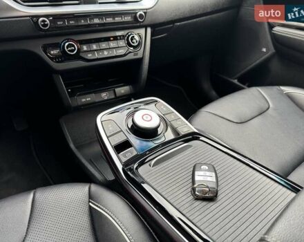 Сірий Кіа Niro, об'ємом двигуна 0 л та пробігом 118 тис. км за 19300 $, фото 101 на Automoto.ua