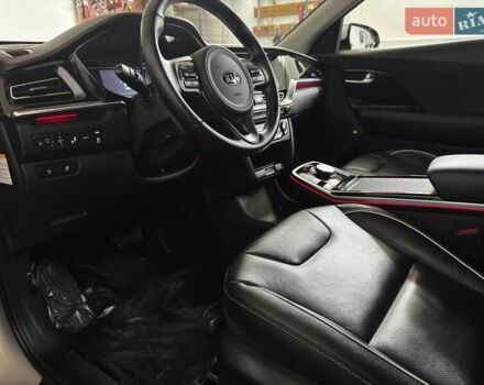 Сірий Кіа Niro, об'ємом двигуна 0 л та пробігом 108 тис. км за 19100 $, фото 64 на Automoto.ua