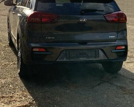 Сірий Кіа Niro, об'ємом двигуна 0 л та пробігом 128 тис. км за 18950 $, фото 10 на Automoto.ua