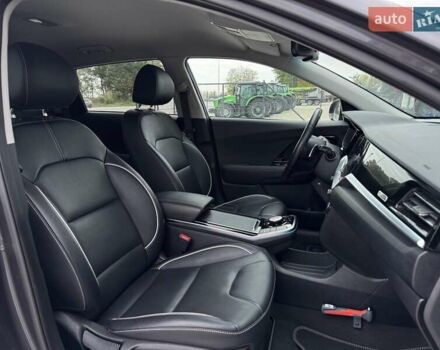 Серый Киа Niro, объемом двигателя 0 л и пробегом 150 тыс. км за 18500 $, фото 55 на Automoto.ua