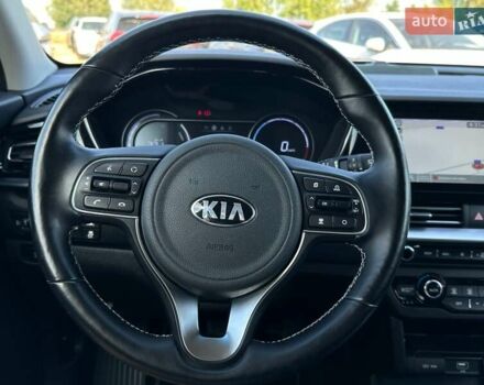 Сірий Кіа Niro, об'ємом двигуна 0 л та пробігом 76 тис. км за 22700 $, фото 20 на Automoto.ua