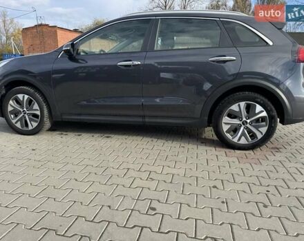 Серый Киа Niro, объемом двигателя 0 л и пробегом 149 тыс. км за 18200 $, фото 9 на Automoto.ua