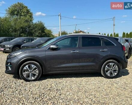 Сірий Кіа Niro, об'ємом двигуна 0 л та пробігом 76 тис. км за 21700 $, фото 4 на Automoto.ua