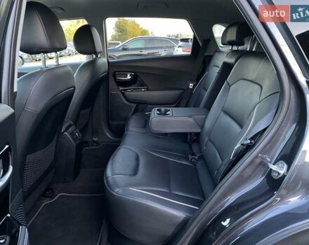 Сірий Кіа Niro, об'ємом двигуна 0 л та пробігом 107 тис. км за 21950 $, фото 65 на Automoto.ua
