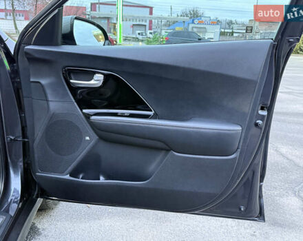 Серый Киа Niro, объемом двигателя 0 л и пробегом 165 тыс. км за 18000 $, фото 78 на Automoto.ua