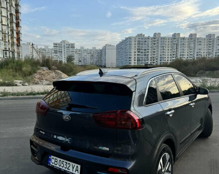 Серый Киа Niro, объемом двигателя 0 л и пробегом 93 тыс. км за 22500 $, фото 2 на Automoto.ua