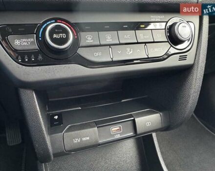 Сірий Кіа Niro, об'ємом двигуна 0 л та пробігом 118 тис. км за 19300 $, фото 99 на Automoto.ua