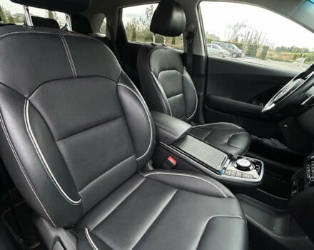 Сірий Кіа Niro, об'ємом двигуна 0 л та пробігом 113 тис. км за 19580 $, фото 33 на Automoto.ua
