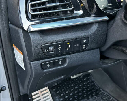 Киа Niro 2020 в Трускавце на Automoto.ua Серый Киа Niro, объемом двигателя 0 л и пробегом 74 тыс. км за 24500 $, фото 9 на Automoto.ua