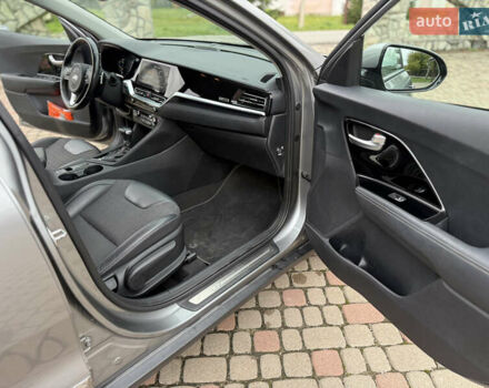 Киа Niro 2020 в Калуше на Automoto.ua Серый Киа Niro, объемом двигателя 1.58 л и пробегом 102 тыс. км за 19600 $, фото 33 на Automoto.ua