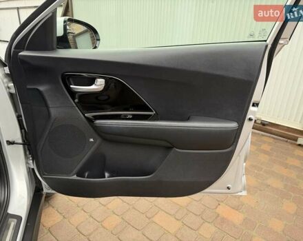 Сірий Кіа Niro, об'ємом двигуна 0 л та пробігом 71 тис. км за 21999 $, фото 73 на Automoto.ua