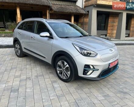Серый Киа Niro, объемом двигателя 0 л и пробегом 72 тыс. км за 19750 $, фото 5 на Automoto.ua