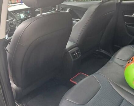 Серый Киа Niro, объемом двигателя 0 л и пробегом 89 тыс. км за 20500 $, фото 12 на Automoto.ua