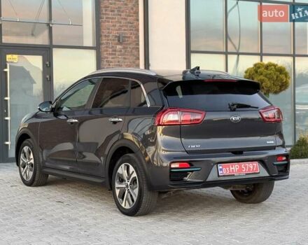 Сірий Кіа Niro, об'ємом двигуна 0 л та пробігом 135 тис. км за 17500 $, фото 16 на Automoto.ua