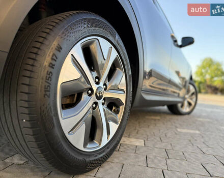 Серый Киа Niro, объемом двигателя 0 л и пробегом 145 тыс. км за 18800 $, фото 43 на Automoto.ua