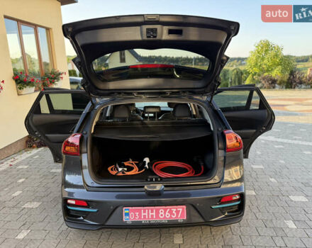 Серый Киа Niro, объемом двигателя 0 л и пробегом 145 тыс. км за 18800 $, фото 98 на Automoto.ua