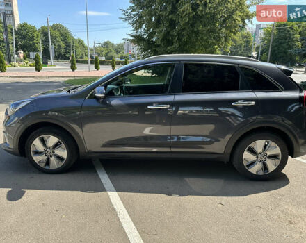 Серый Киа Niro, объемом двигателя 0 л и пробегом 143 тыс. км за 17900 $, фото 8 на Automoto.ua