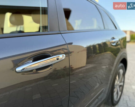 Серый Киа Niro, объемом двигателя 0 л и пробегом 145 тыс. км за 18800 $, фото 33 на Automoto.ua
