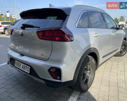 Киа Niro 2020 в Львове на Automoto.ua Серый Киа Niro, объемом двигателя 1.58 л и пробегом 181 тыс. км за 16000 $, фото 2 на Automoto.ua