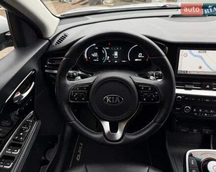 Сірий Кіа Niro, об'ємом двигуна 0 л та пробігом 71 тис. км за 21999 $, фото 43 на Automoto.ua