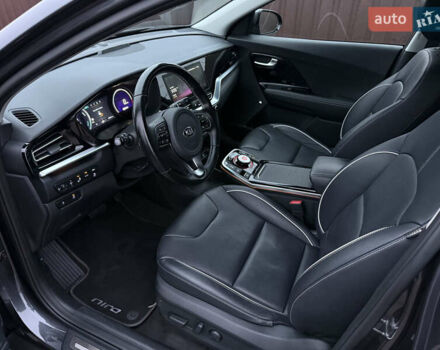 Серый Киа Niro, объемом двигателя 0 л и пробегом 159 тыс. км за 19800 $, фото 22 на Automoto.ua