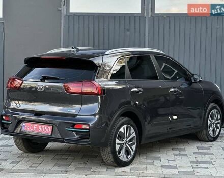 Серый Киа Niro, объемом двигателя 0 л и пробегом 88 тыс. км за 18500 $, фото 13 на Automoto.ua