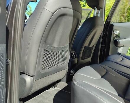 Серый Киа Niro, объемом двигателя 0 л и пробегом 49 тыс. км за 23000 $, фото 42 на Automoto.ua