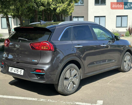 Серый Киа Niro, объемом двигателя 0 л и пробегом 143 тыс. км за 17900 $, фото 5 на Automoto.ua