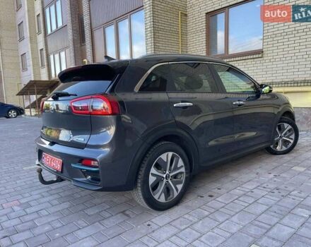 Серый Киа Niro, объемом двигателя 0 л и пробегом 125 тыс. км за 19250 $, фото 27 на Automoto.ua