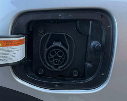 Серый Киа Niro, объемом двигателя 1.58 л и пробегом 67 тыс. км за 22600 $, фото 10 на Automoto.ua