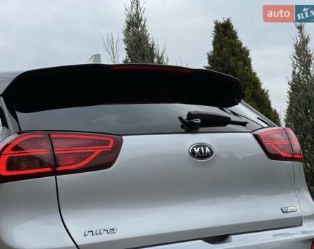 Сірий Кіа Niro, об'ємом двигуна 0 л та пробігом 118 тис. км за 19300 $, фото 28 на Automoto.ua