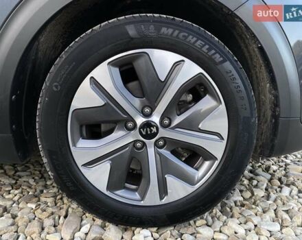 Киа Niro 2020 в Львове на Automoto.ua Серый Киа Niro, объемом двигателя 0 л и пробегом 107 тыс. км за 20950 $, фото 31 на Automoto.ua