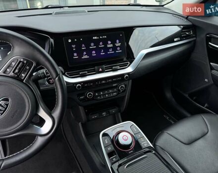 Серый Киа Niro, объемом двигателя 0 л и пробегом 150 тыс. км за 18500 $, фото 46 на Automoto.ua