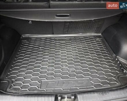 Серый Киа Niro, объемом двигателя 0 л и пробегом 58 тыс. км за 23800 $, фото 18 на Automoto.ua