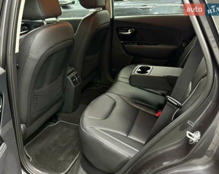 Серый Киа Niro, объемом двигателя 0 л и пробегом 153 тыс. км за 18558 $, фото 32 на Automoto.ua