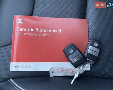 Сірий Кіа Niro, об'ємом двигуна 0 л та пробігом 88 тис. км за 22500 $, фото 42 на Automoto.ua