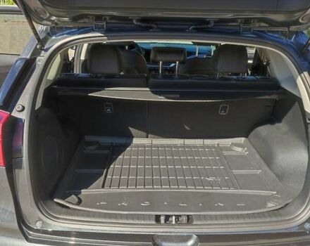 Серый Киа Niro, объемом двигателя 0 л и пробегом 49 тыс. км за 23000 $, фото 47 на Automoto.ua