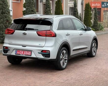 Сірий Кіа Niro, об'ємом двигуна 0 л та пробігом 118 тис. км за 19300 $, фото 51 на Automoto.ua