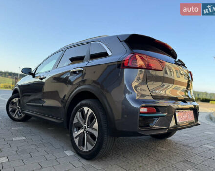 Серый Киа Niro, объемом двигателя 0 л и пробегом 145 тыс. км за 18800 $, фото 52 на Automoto.ua