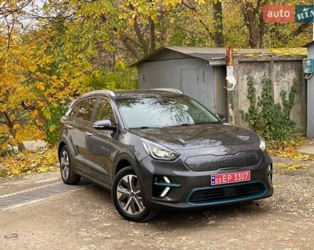 Киа Niro 2020 в Тернополе на Automoto.ua Серый Киа Niro, объемом двигателя 0 л и пробегом 149 тыс. км за 18800 $, фото 5 на Automoto.ua