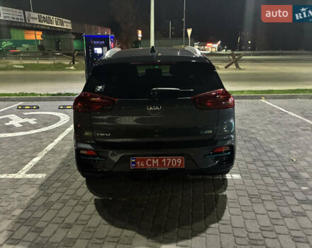 Серый Киа Niro, объемом двигателя 0 л и пробегом 116 тыс. км за 17999 $, фото 6 на Automoto.ua