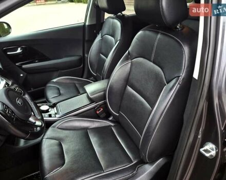 Серый Киа Niro, объемом двигателя 0 л и пробегом 115 тыс. км за 20300 $, фото 23 на Automoto.ua