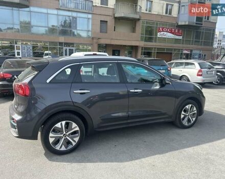 Кіа Niro 2020 у Житомирі на Automoto.ua Сірий Кіа Niro, об'ємом двигуна 0 л та пробігом 66 тис. км за 19500 $, фото 4 на Automoto.ua