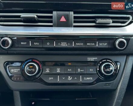 Сірий Кіа Niro, об'ємом двигуна 0 л та пробігом 97 тис. км за 22600 $, фото 38 на Automoto.ua