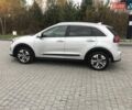 Серый Киа Niro, объемом двигателя 0 л и пробегом 90 тыс. км за 19900 $, фото 8 на Automoto.ua